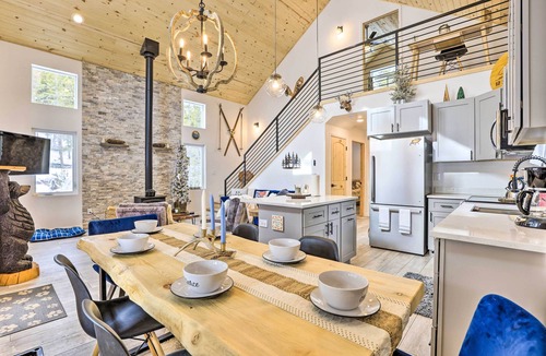 Saint Mary's Cottage | 1 Mi to St Marys Glacier Trail: Modern Mtn Cabin!