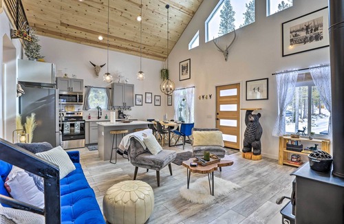 Saint Mary's Cottage | 1 Mi to St Marys Glacier Trail: Modern Mtn Cabin!