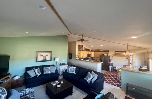 Innsbruck Val Moritz House | 1 Mile to ski Area/Amazing Views/Hot Tub - Five Star Reviews