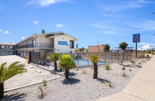 Moreno Valley Apartment | 1 Queen Bed|Non-Smoking,Micfridge