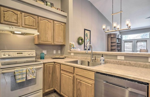 Stetson Hills House | 10 Mi to Dtwn: Colorado Springs Townhome