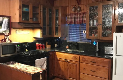 Lake Arrowhead Cabin | 10% off-FIRST RESPONDERS/MILITARY/VETS - Lake Arrowhead Moose Lodge.