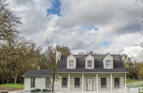 Mariposa House | 10 plus acres-minutes from Mariposa and Yosemite