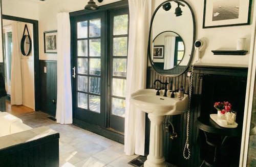 Crestline House | 100 Mile View-Fire Pit, Romantic, Peaceful, Private