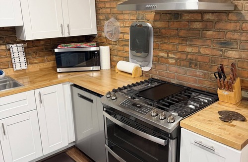 Monroe House | 100 year old cabin revived as your perfect vacation home.