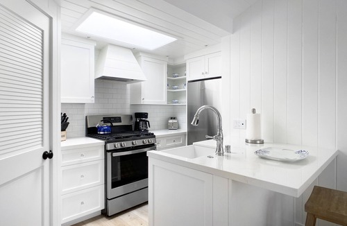 Laguna Beach Cottage | 11/16 to 1/5 SPECIAL 90/nt GORGEOUS COTTAGE! 1 BLOCK TO THE BEACH!