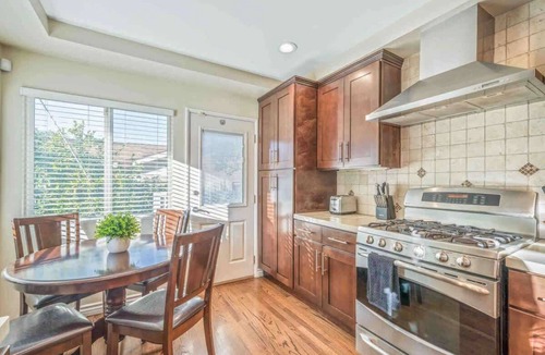 Tarzana House | 110-4BR Tarzana Retreat/Insurance Approved Stay