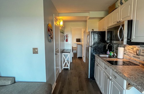 Crescent Beach Condo | 110 Sunny Crescent Beach Oceanfront Apartments!