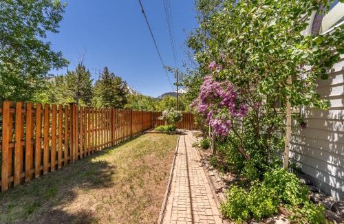 Willow Grove House | 1101 Mesa Drive: 2