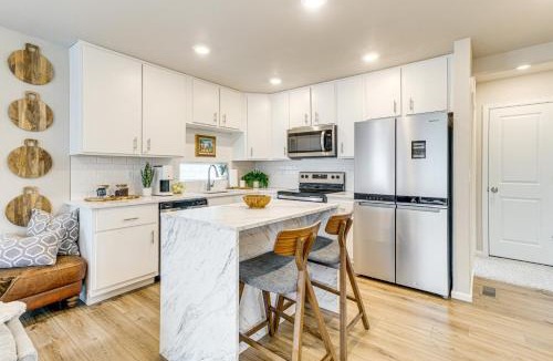 Gateway House | 13 Mi to Dtwn Denver: Spacious Home w/Balcony!