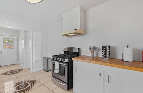 Alum Rock House | 138 Spacious 4-bedroom house with WiFi, AC in charming San Jose