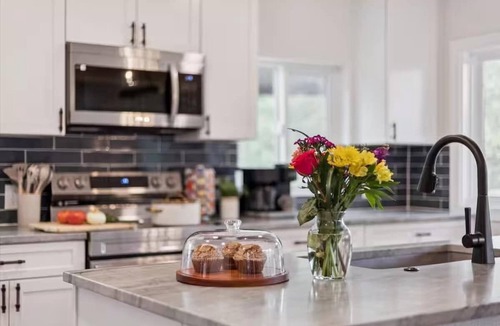 Boulder House | 15 min to Pearl St in Boulder! Rope Course, Hot Tub & Views