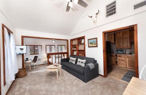 Purgatory House | 151 CR 200 Studio Cabin