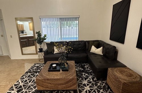 Bullhead City House | 15mins away from the Laughlin, NV Hotel strip and Lake Mohave with tons to do.