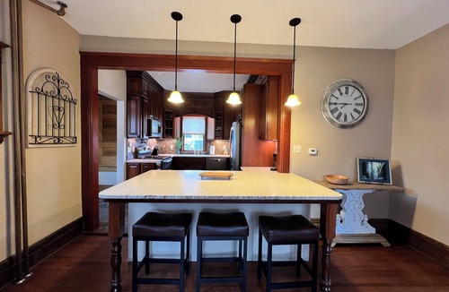 Laramie House | 1800s Home Restored 5BR · Walk to UW & Downtown