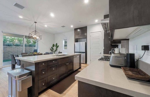 Canyon Country House | 185 - Urban Elegance Estate