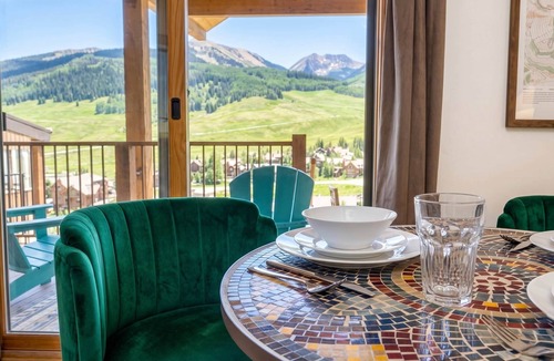 Mount Crested Butte Condo | 1BD at Trailhead Top Floor Mtn Views