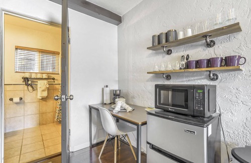 West Colorado Springs Apartment | 1BD Near Manitou Springs! Dogs Welcome!