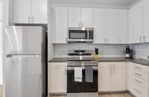 Aurora Apartment | 1BR Pet Friendly Getaway Near Stanley Market Place