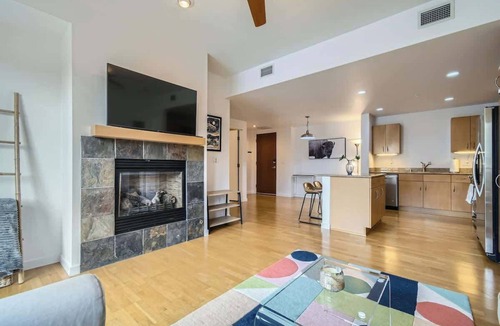 Central Boulder Apartment | 2-BDR Retreat with Rooftop Pool & Gym