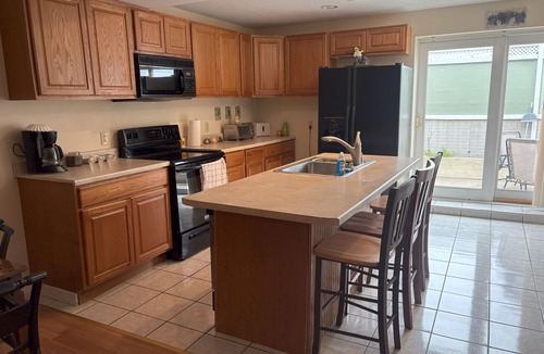 Lorain Apartment | 2-bedroom apartment in wonderful Lorain with AC