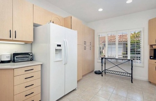 Mission Viejo Condo | 2 Bedroom Condo L-596458 by Houzlet