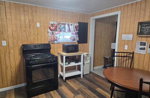 West Springfield House | 2-bedroom country house in West Springfield, PA with WiFi, AC
