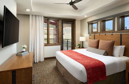 The Highlands Apartment | 2-bedroom hotel suites in beautiful Breckenridge w/fitness room, AC, 3 hot tubs