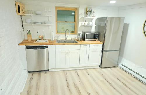 Congress Park Apartment | 2-Bedroom in the Heart of Denver