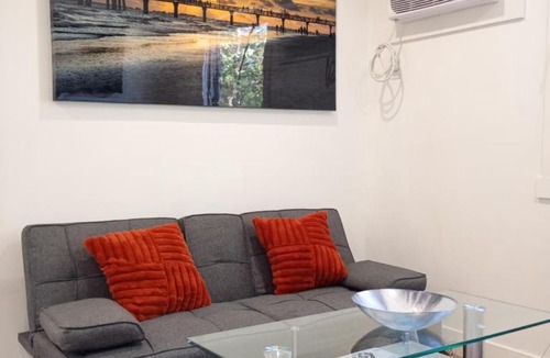 Montecito Heights Apartment | 2 Bedroom Near Dodger Stadium Sleeps 4 to 8