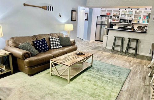 Port Clinton Condo | 2 BR Condo - Pool & Hot Tub - Walk to the Jet! - Lake Life