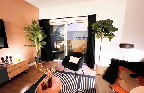 Encino Apartment | 2 BR Oasis w/Serene Views in Encino/W/D, Parking