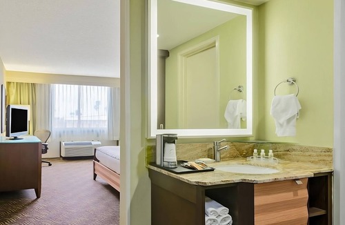 San Jose Hotel | 2 Family Friendly Units | Pool | Parking | 4 mi to Happy Hollow Park and Zoo