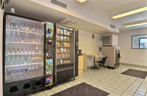 San Bernardino Apartment | 2 Full Bed|Non-Smoking, Mini Fridge