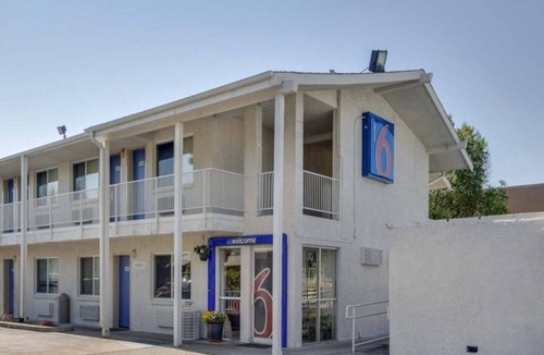 North Alameda Apartment | 2 Full Beds|NS| Micfridge