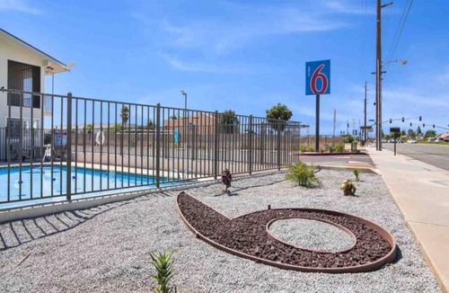 Moreno Valley Apartment | 2 Full Beds | Smoking, Micfridge