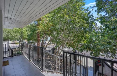 Menlo Park House | 2 Luxury Townhouses near Meta & Stanford - 493 & 497