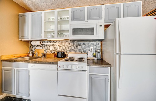 Granby Apartment | 2 Mi to Granby Ranch: Mtn-View Studio w/Perks