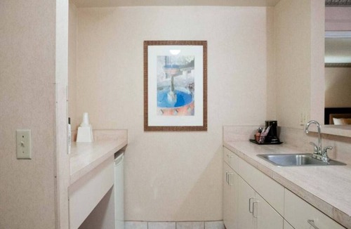 Anaheim Hills Apartment | 2 Queen Beds|Smk, Micfridge