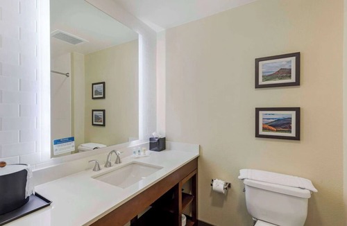 Loveland Hotel | 2 Suite Perfect for Family Fun and Relaxation with Indoor Pool & Breakfast