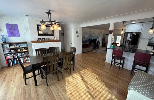 Englewood House | 2 WFH Desks, Modern Kitchen, Fenced Yard, Dogs OK