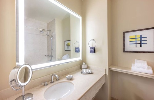 Redwood Shores Hotel | 2 x Two Double Water View Room at Grand Hotel San Francisco, Pets Allowed