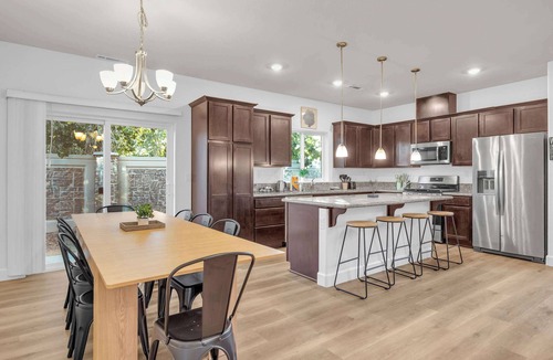 Fernley House | 20 Min to USA Pkwy|4-Bedroom/2-Bath/Pet OK/Sleeps13