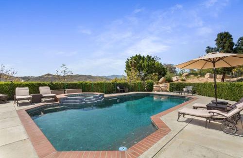 Perris House | 20% Off May 7-10 Large Groups Family-PoolSpa