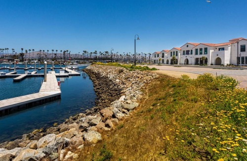 Ventura Condo | 20% off Oct! Modern 2 bedroom condo with ocean view, pool, tennis, and more