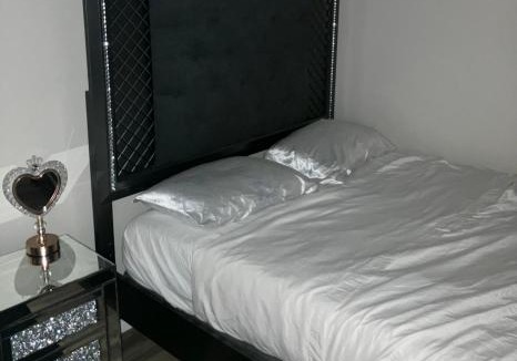 Hollywood Apartment | 2000 a month rent