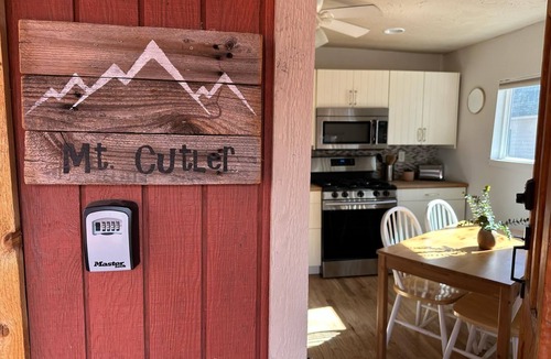 Manitou Springs Historic District Cabin | 2024 Remodeled Creekside Cabin Steps to Downtown Manitou Springs Lic#9244