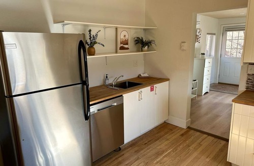Manitou Springs Historic District Cabin | 2024 Remodeled Creekside Cabin Steps to Downtown Manitou Springs Lic#9244