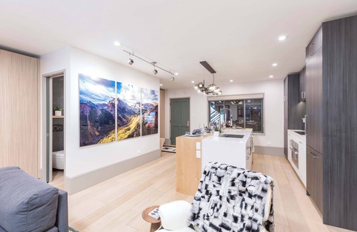 Aspen Condo | 2BR 2.5BA Luxurious Aspen Mountain Modern!