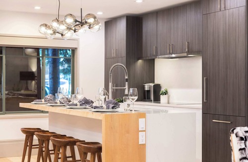Aspen Condo | 2BR 2.5BA Luxurious Aspen Mountain Modern!